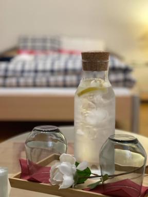 HOSTEL LOVELY ROOMS, city center, shared Bathroom, windows to corridor - Housity