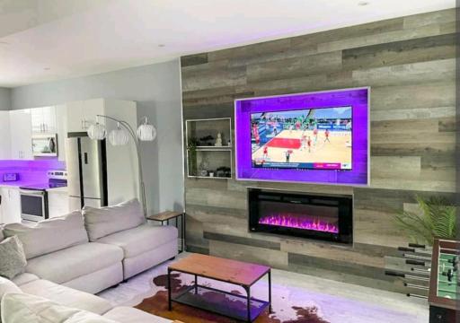 Modern Cali-Style 4 BDRM House - Housity