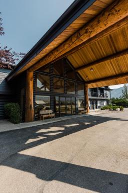 Wonderstone at Glacier - Housity