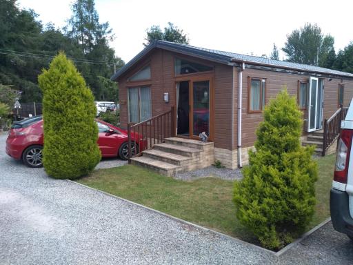 Squirrel Lodge - Housity