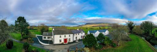 Willow House Bed & Breakfast and Orchard Studios Self Catering - Housity