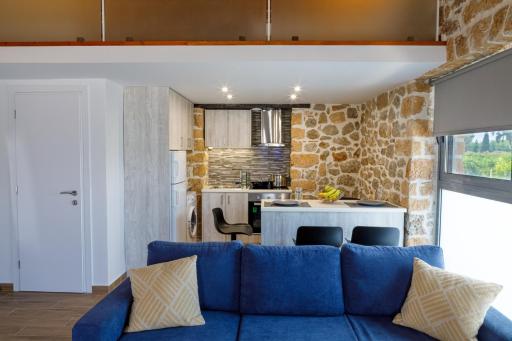 ADRIAN'S LUXURY APARTMENTS 1 - Housity