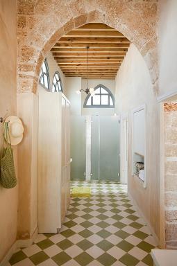 Four Hearts - Acre's Sea Side Suite - Housity
