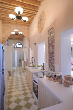 Four Hearts - Acre's Sea Side Suite - Housity