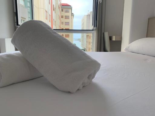 Oxford Suites Ciudad de la Coruña - Housity