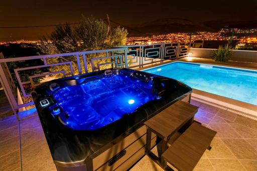 Luxury villa Stocia Split with swimming pool, sauna and jacuzzi in a peaceful location in Split - Housity