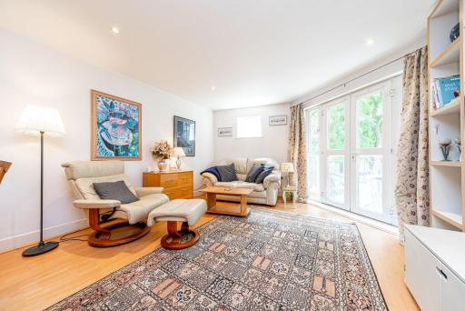 Pass the Keys Delightful Apartment close to river in SE16 - Housity