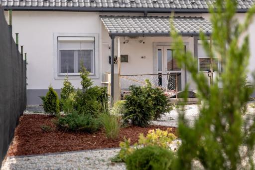 Gray House Apartman - Housity