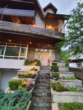 Casa Rustic Azuga - Housity