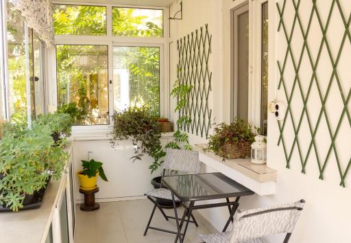 Artistic Apartment with a Balcony in the City Centre - Housity