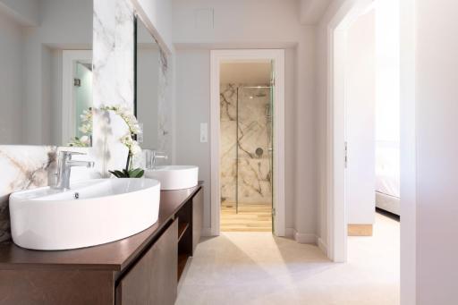 Onore Luxury Suites - Housity