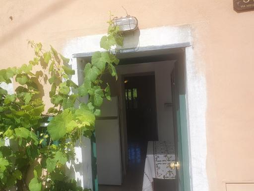 Central Executive Flat in Varese Ligure - Housity