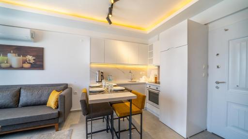 Midpoint Suites - Housity