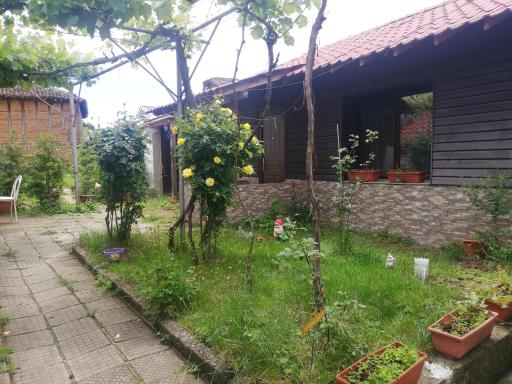 Quiet Nook House - Housity