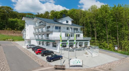 Landhotel Kristall - Housity