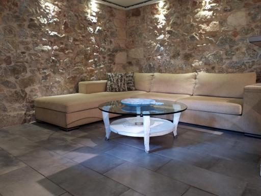 Stone House - Housity