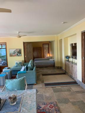 Beachfront Dolphin Cabin - Housity