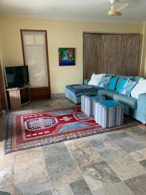 Beachfront Dolphin Cabin - Housity