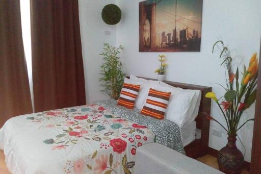Spacious Furnished Studio Condo-Wifi-Netflix-free movies - Housity