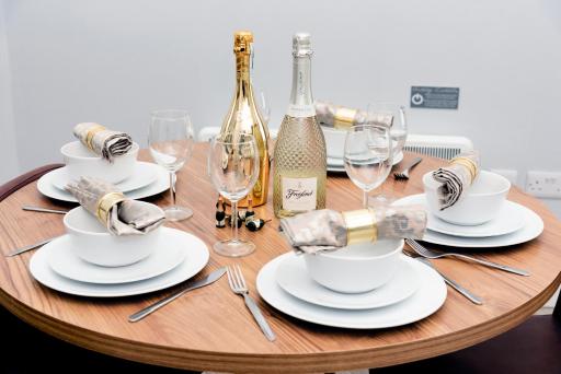 Wrexham Central Stay Apartment Seven - Housity