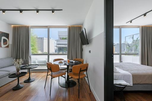 The Athenians Art Apartments - Housity