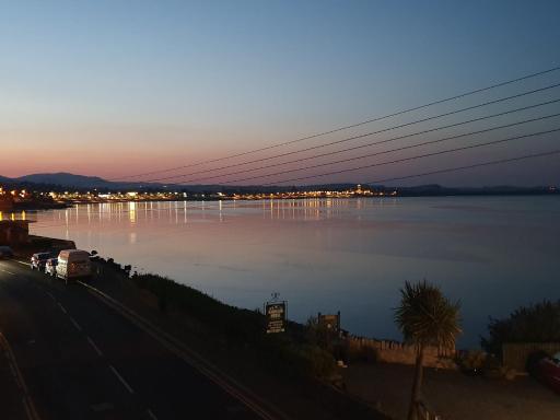 Seafront Apartment - Housity