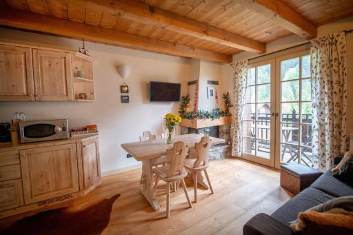 TRILOCALE ALPES: DIMENTICA L'AUTO E RILASSATI - Housity