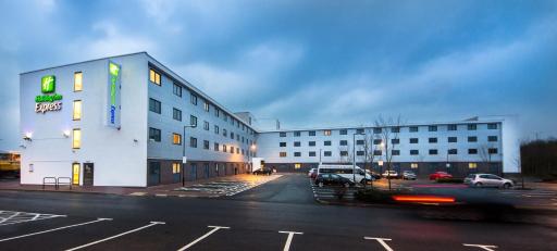 Holiday Inn Express Manchester Airport, an IHG Hotel - Housity