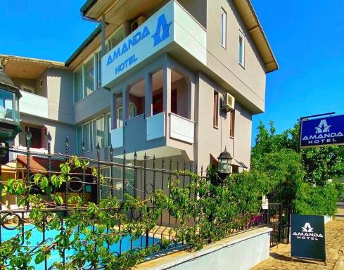 Amanda Hotel - Housity