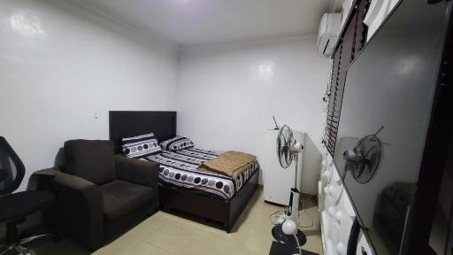 Mantle s- Studio - Housity
