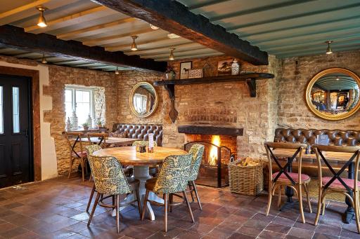 The Horse And Groom Inn - Housity