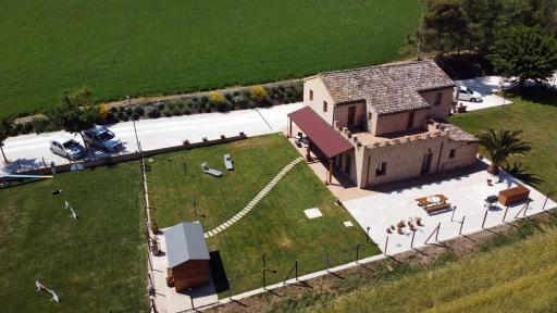 Casa Montefiore 13 Iris LT nella tranquilla campagna Marchigiana - Hizvo