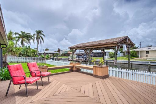 Sunny Canalfront Getaway, 8 Mi to Cocoa Beach - Housity
