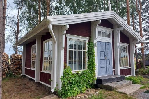Hurmaava vierasmaja lammen rannalla - Housity