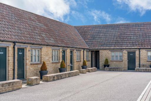 Crown Inn at Tolldown - Housity