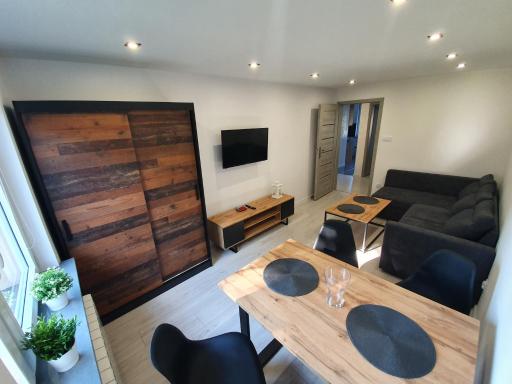 M&K Center Apartment - Housity