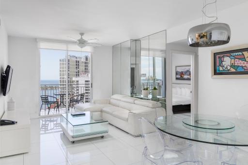 Fortune House Hotel Suites - Housity