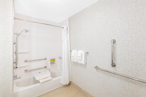 Holiday Inn Express & Suites - Phoenix - Airport North, an IHG Hotel - Housity