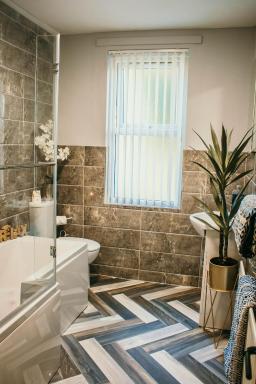 The Rose Luxury Self Catering Accommodation - Housity