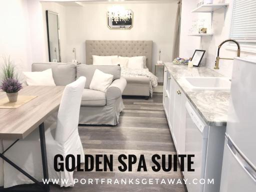 Romantic Golden Spa Suite - Housity