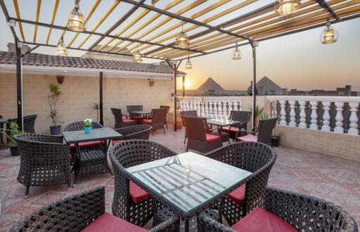 Pyramids Lights - Housity