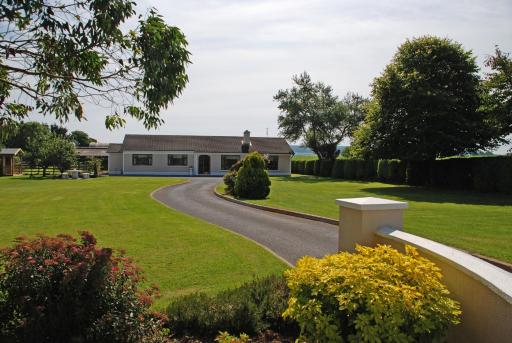 Cradog Farmhouse B&B - Housity