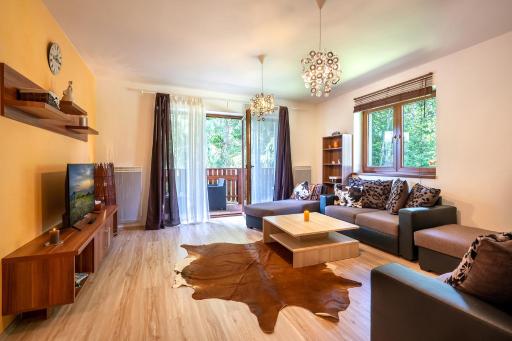 Apartment Emilka Tále-Wellness 5 min-Balcony-Hiking-View - Housity