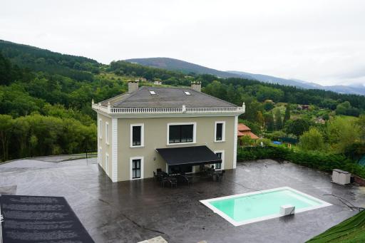 Rural Palace - Housity