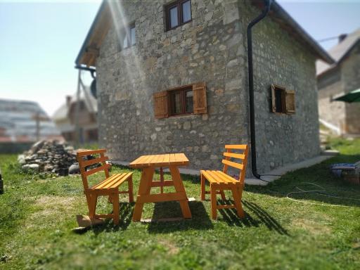 Prenociste B&M - Lukomir - Housity