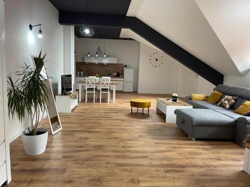 Apartament Rynek 13 z parkingiem - Centrum Bochni - Housity