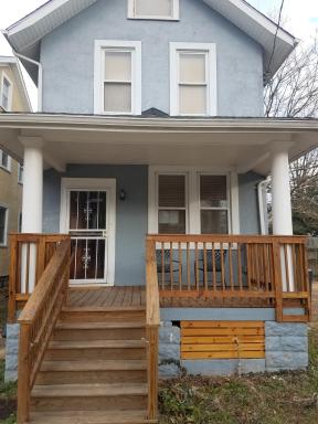 4BR 2 Full Bath Sleeps 10 Large Yard 2 Cars - Housity