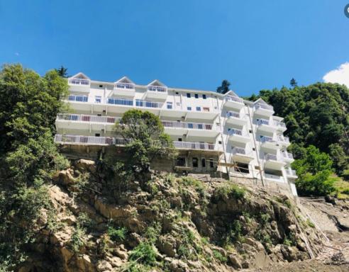 Cedar Vista Hotel - Housity