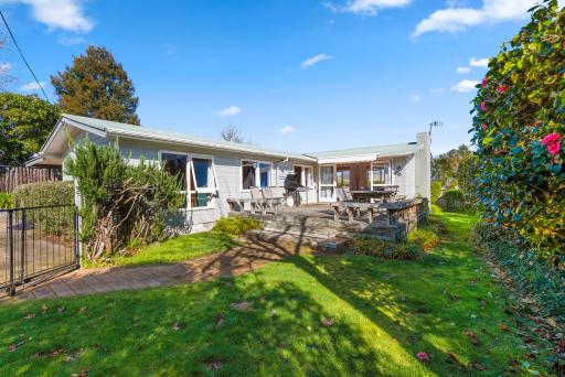 The Lake Escape - Taupo Holiday Home - Housity