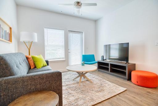 Grand Two Bedroom Two Bathroom Apartment with Balcony - Housity